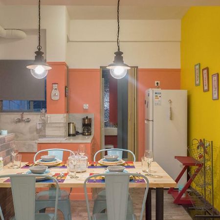 "Casa De Colores", Next To The Metro Афіни Екстер'єр фото