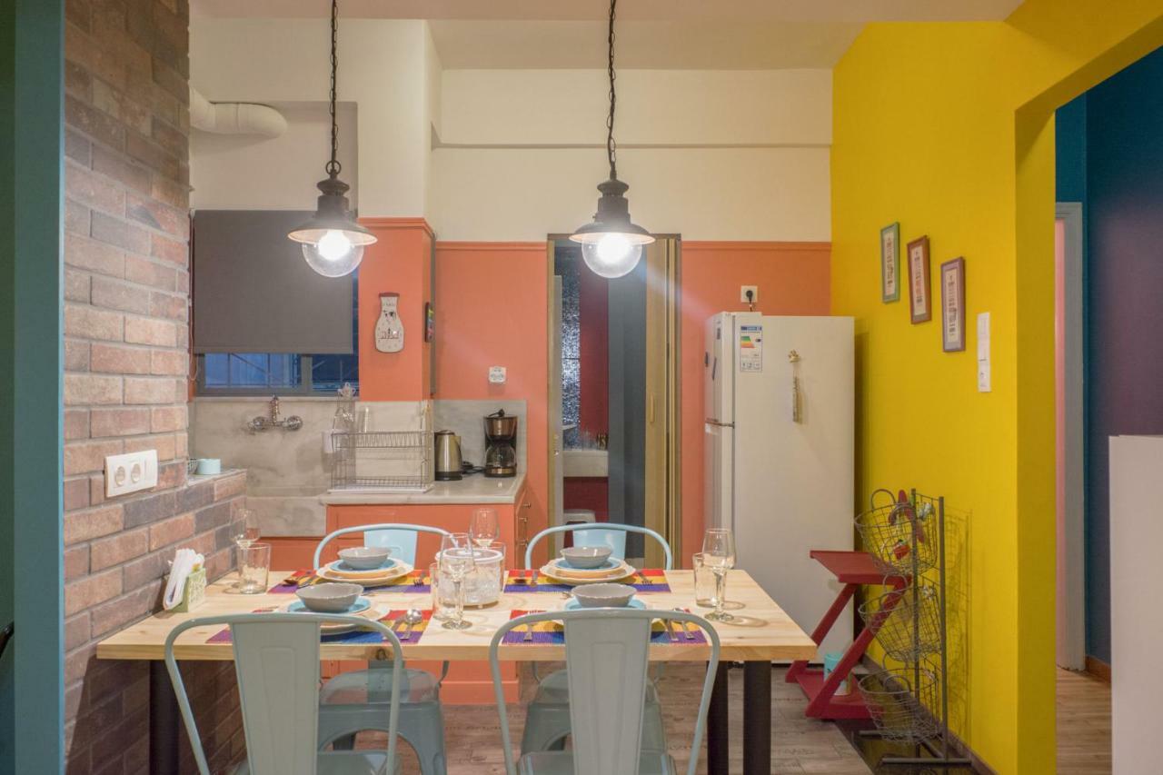 "Casa De Colores", Next To The Metro Афіни Екстер'єр фото